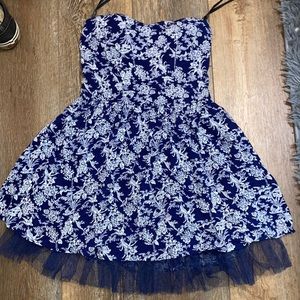 Cute dark blue strapless dress